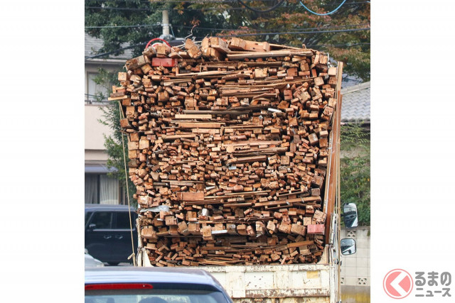「許しません！」 大迷惑「過積載」×「不正改造」の“超・悪質トラック”に重大警告！ 前代未聞の「ダブル違反」 ルール守らぬ“危険車両”をその場で検挙実施 和歌山