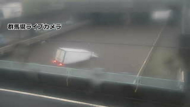 群馬県館林市のアンダーパスでトラック1台水没　運転していた男性は自力脱出して無事