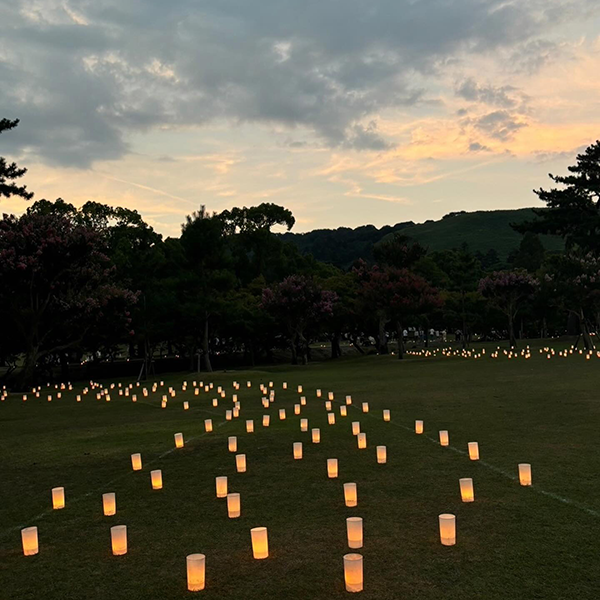 夕方のキャンドルの写真