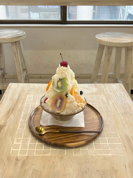 熊本・上通町の焼き菓子屋さん「c'mon（カモン）」のかき氷「生果実しろくま」