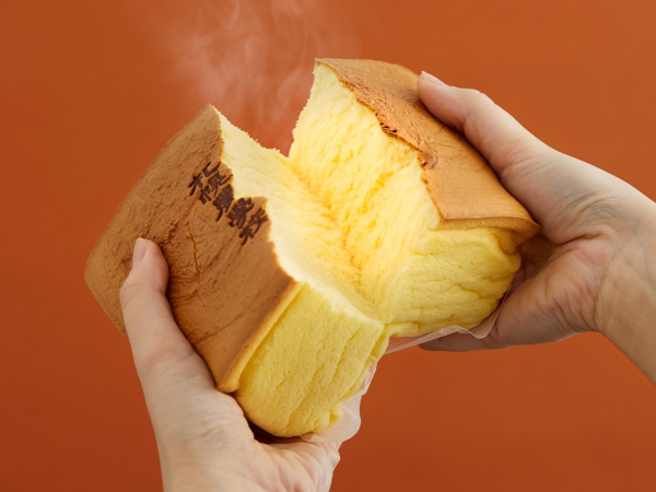 北海道スイーツブランド「札幌農学校」新千歳空港ファクトリー店、店舗限定スイーツ「焼きたて酪農チーズケーキ」