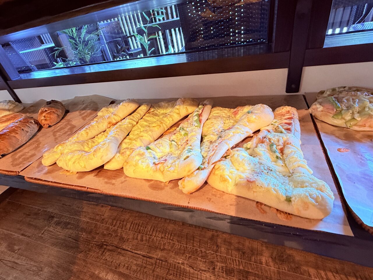 2025年7月18日にリニューアルオープンした高知市西塚ノ原の「パン茶屋 むぎまる」