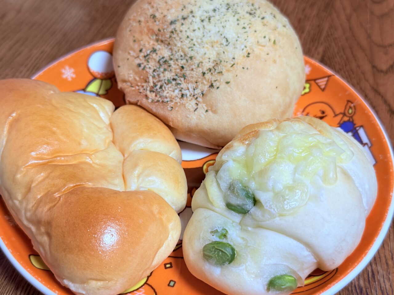 2025年7月18日にリニューアルオープンした高知市西塚ノ原の「パン茶屋 むぎまる」のパン