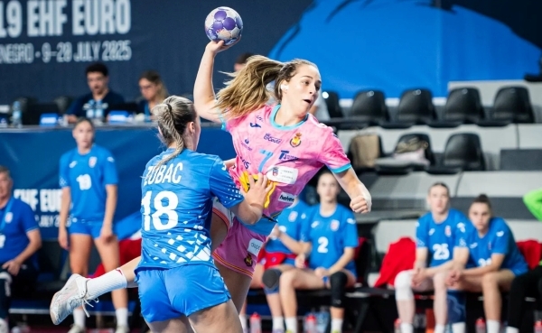 写真女子19歳欧州ハンドボール選手権大会ベスト8、スペインとクロアチアの試合の様子、写真出典=欧州ハンドボール連盟