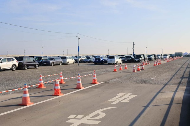 尼崎P＆Rに駐車する車