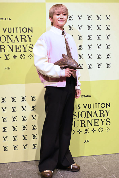 ルイ・ヴィトンの展覧会にともないおこなわれたレセプションに登場したNissy（7月14日・Lmaga.jp撮影）