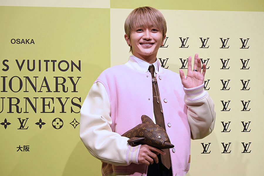 ルイ・ヴィトンの展覧会にともないおこなわれたレセプションに登場したNissy（7月14日・Lmaga.jp撮影）