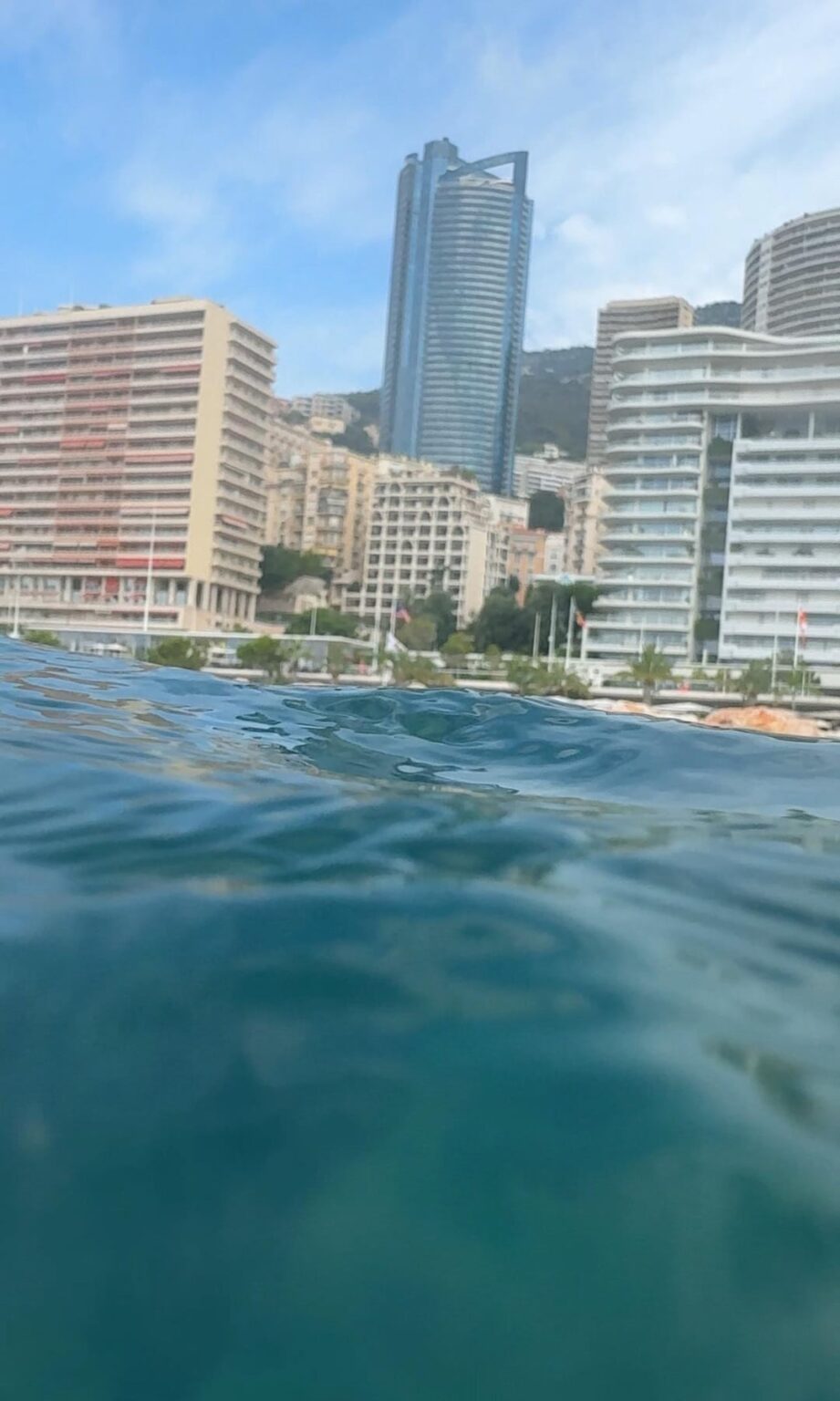 私のiPhoneは水泳を生き延びました