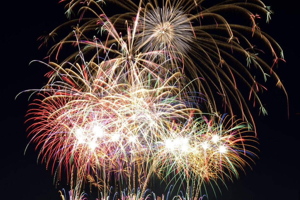 「とっとり花火回廊2025」が本日開催！15,000発の花火を打ち上げ | 夜景FANマガジン