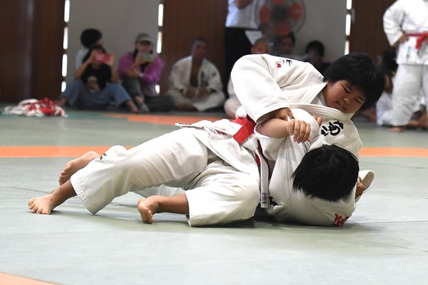 柔道団体　南風原ク男女V　沖縄県中学総体