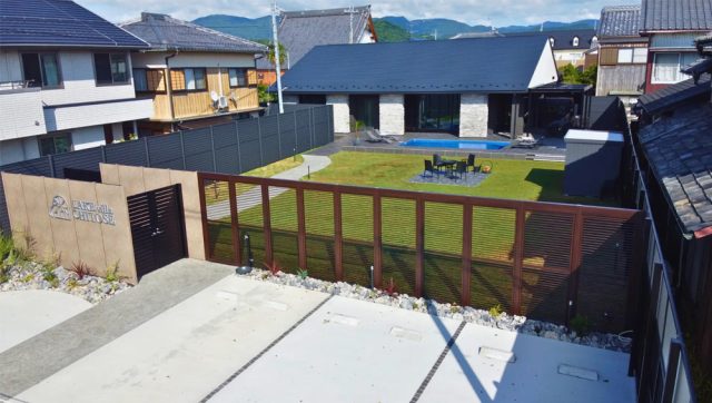 愛犬との滞在に！温泉・サウナ完備の貸切ヴィラ「LAKE villa CHITOSE」が滋賀・彦根にオープン | IGNITE（イグナイト）