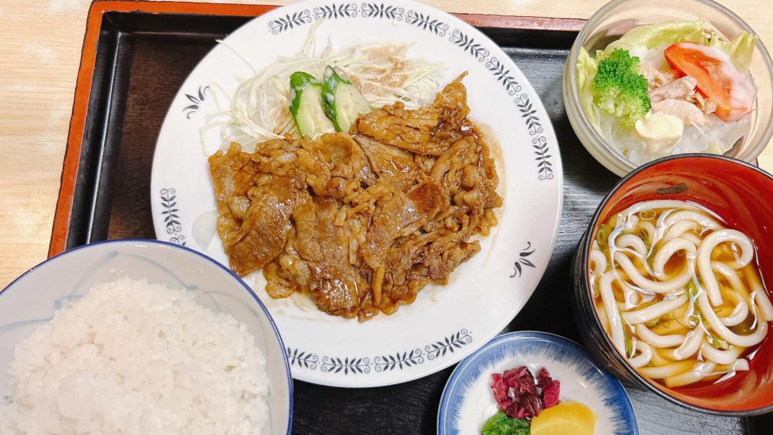 【京都市中京区】烏丸御池の愛され食堂！ボリューム満点「焼肉定食」で大満足ランチ（みやこ） - エキスパート - Yahoo!ニュース
