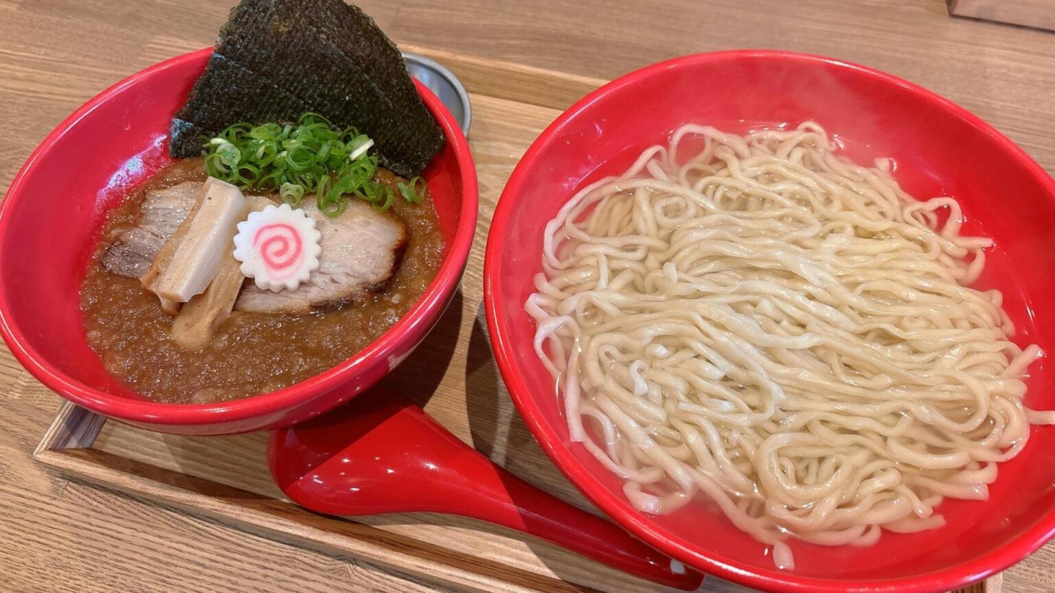 【高松市】コシのある平打ち麺につけ汁が絡みつく！ボリューム満点食べごたえ抜群のつけ麺を堪能（鈴木広子） - エキスパート - Yahoo!ニュース