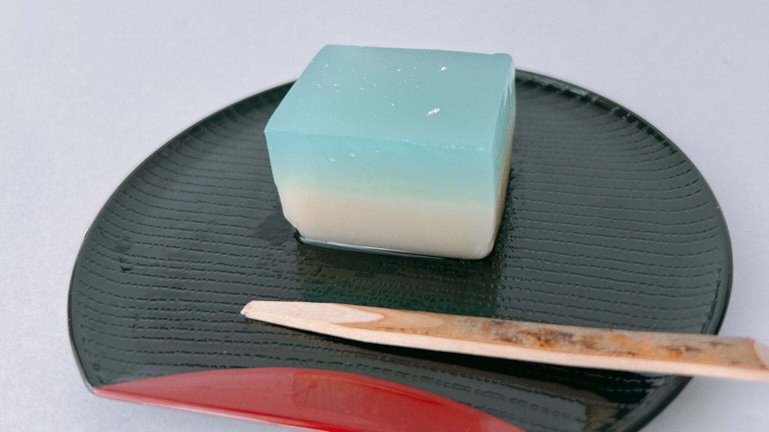 【京都市上京区】まるで夜空の宝石箱！老舗和菓子屋でみつけた、息をのむほど美しい夏限定の一品（みやこ） - エキスパート - Yahoo!ニュース