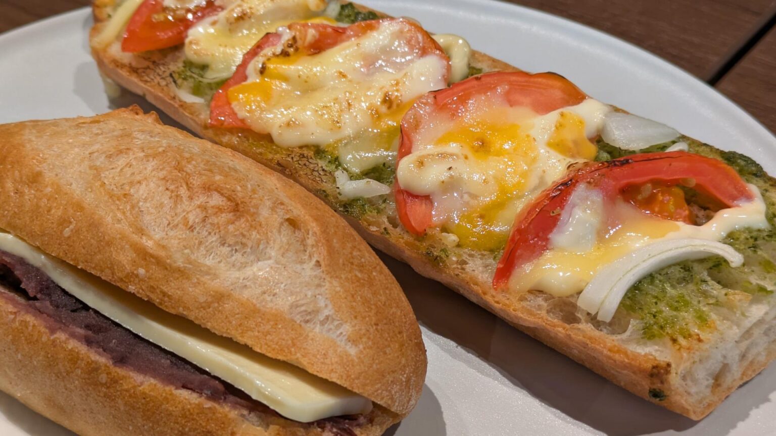 【市川市】夜までやってるパン屋さん「BAKERY TABLE むぎ屋」のイートインでまったり。（yasteki） - エキスパート