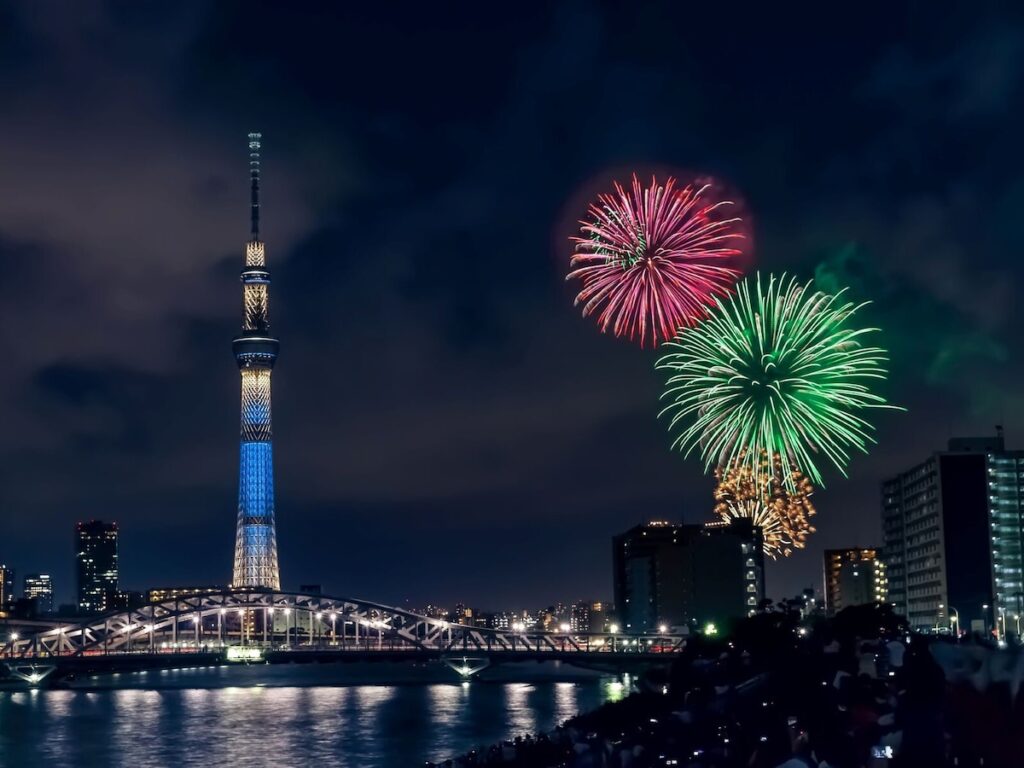 【東京の花火大会】2025年の日程・会場・見どころ・アクセス方法まとめ（7月・8月開催） [東京の観光・旅行] All About - All About（オールアバウト）