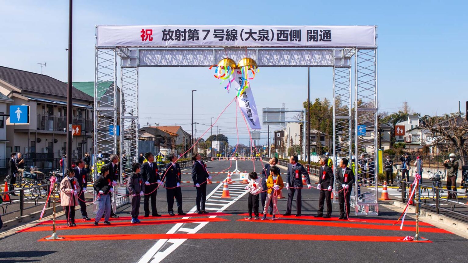 墓地が遮る都の幹線道路、放射7号線半分の1km暫定開通 - 東京大改造：日経クロステック Active