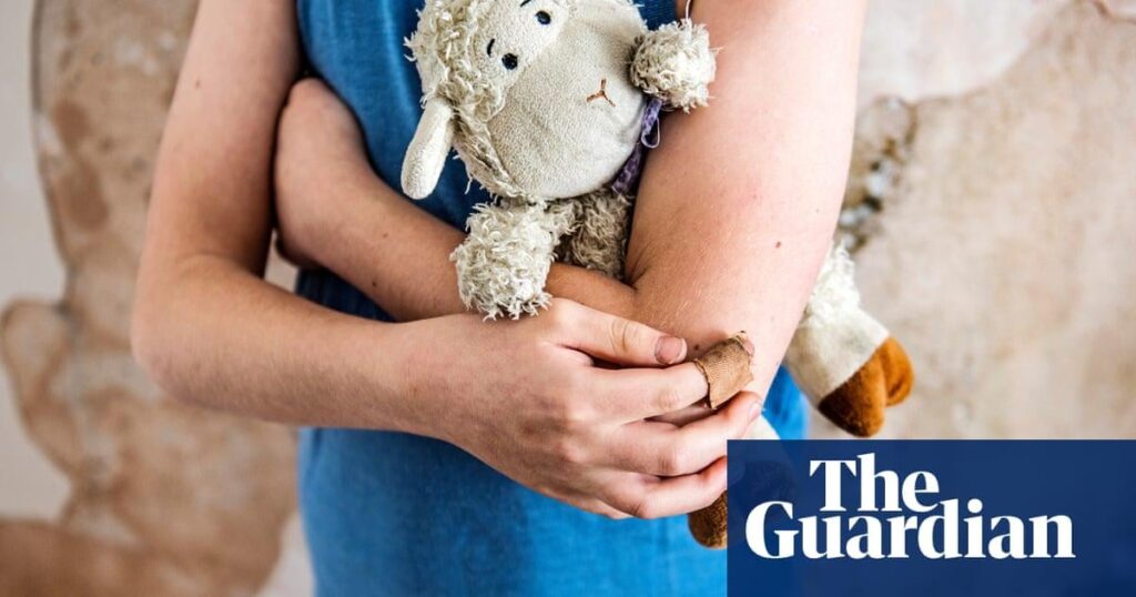 イギリスの子供たちは「ほぼディケンシアの貧困レベルに住んでいる」