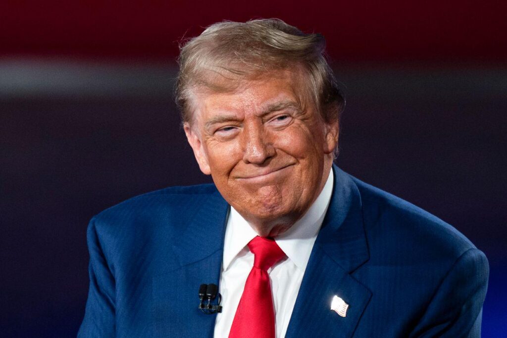 トランプは、大統領勢力を介して初めてウクライナに武器を送るために、ロイターに語ります。この援助パッケージの価値は約3億ドルになる可能性があります。