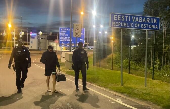 警察はロシア市民を国外に送りました