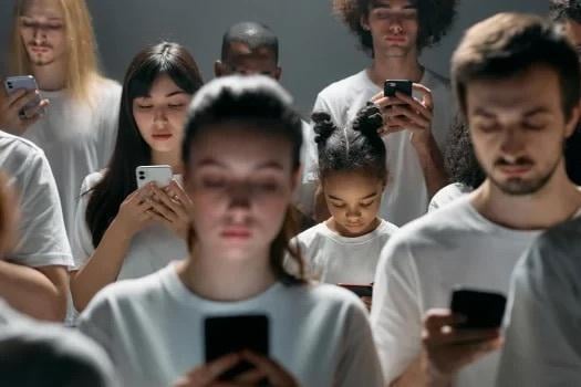 「幸福感下がった」。イギリスZ世代の半数が「インターネットない暮らし」望む　ノーモララー「γ-GTPは上がった」