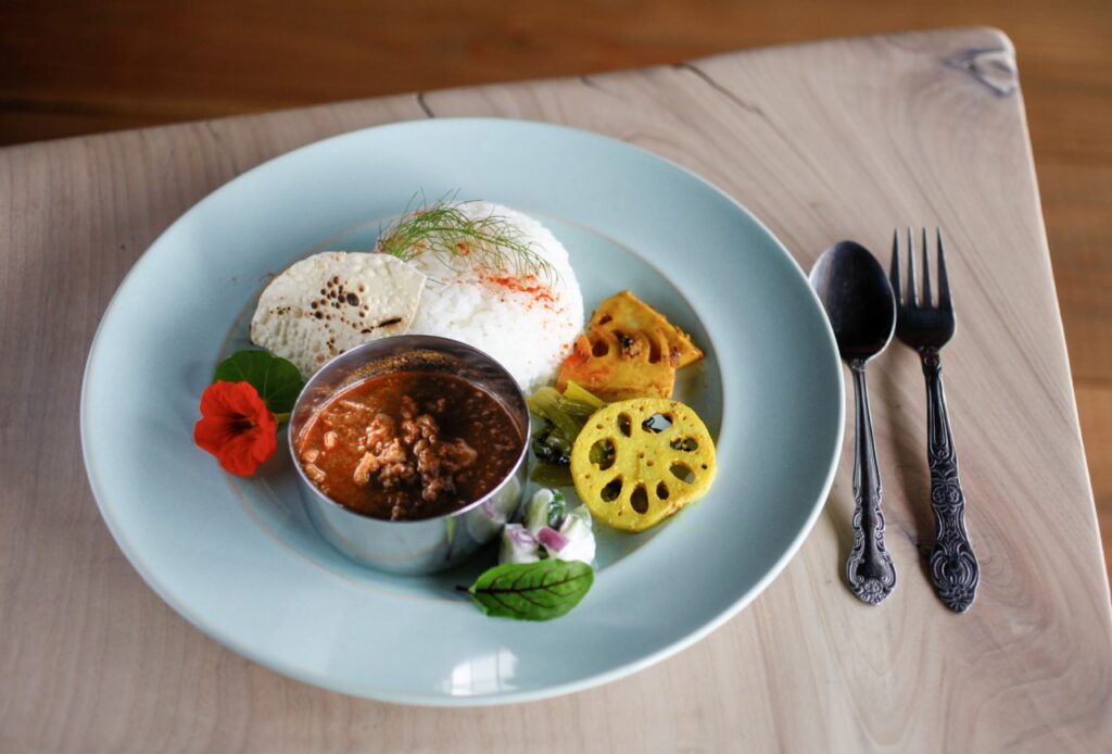 江津市『CURRY＆BEER 山椒魚』古民家で本格スパイスカレーとクラフトビールを｜日刊Lazuda(ラズダ) - 島根・鳥取を知る、見る、食べる、遊ぶ、暮らすWebマガジン