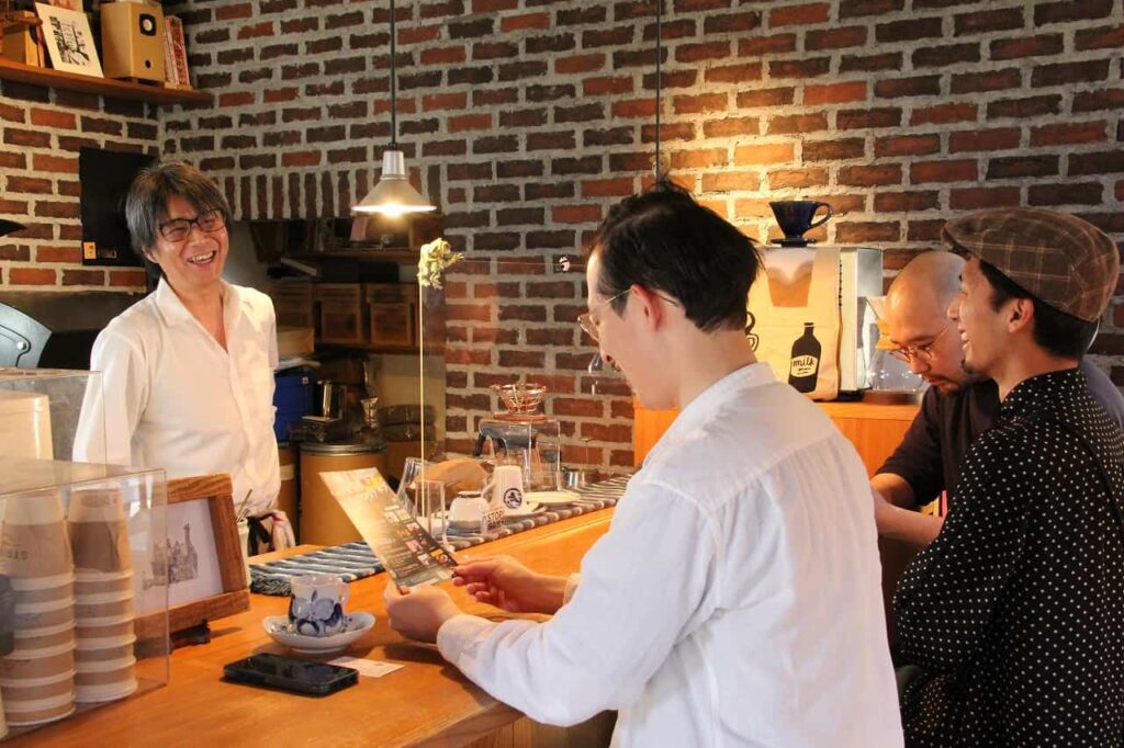 出雲市の住宅地でひと息。コーヒー専門店『STRINGS COFFEE ROASTERS』で日常に寄り添う一杯を|日刊Lazuda(ラズダ) – 島根・鳥取を知る、見る、食べる、遊ぶ、暮らすWebマガジン 出雲市の住宅地でひと息。コーヒー専門店『STRINGS COFFEE ROASTERS』で日常に寄り添う一杯を|日刊Lazuda(ラズダ) - 島根・鳥取を知る、見る、食べる、遊ぶ、暮らすWebマガジン