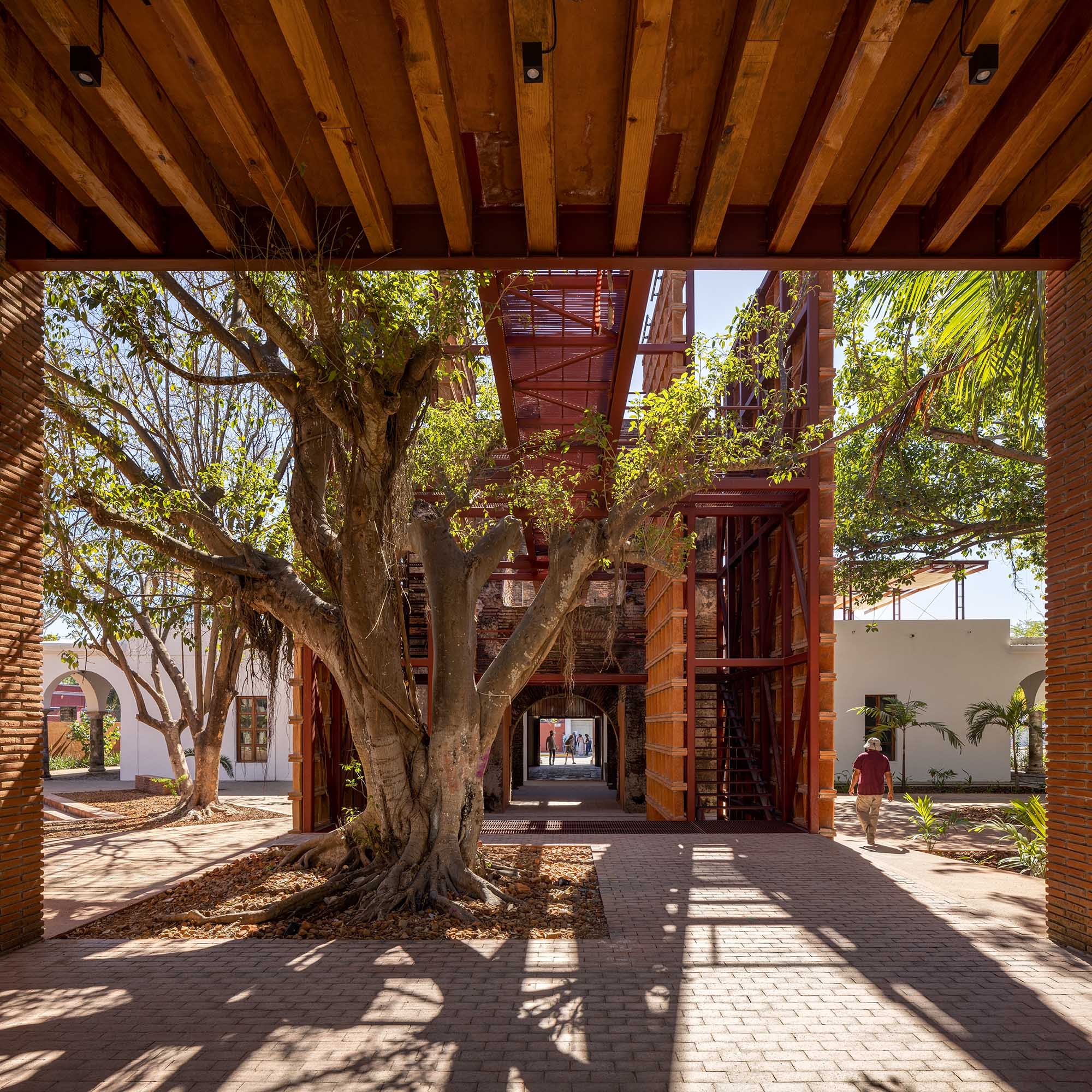〈旧サン・ブラス税関・文化センター（Ex Aduana San Blas / Cultural Center）〉設計：コレクティボc733（Colectivo c733）