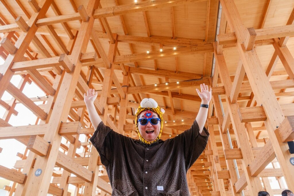 きらびやかな大阪・関西万博のフランス館、その裏でひっそりとJAPANNEXTが支えているのはご存じでしょうか (1/3)