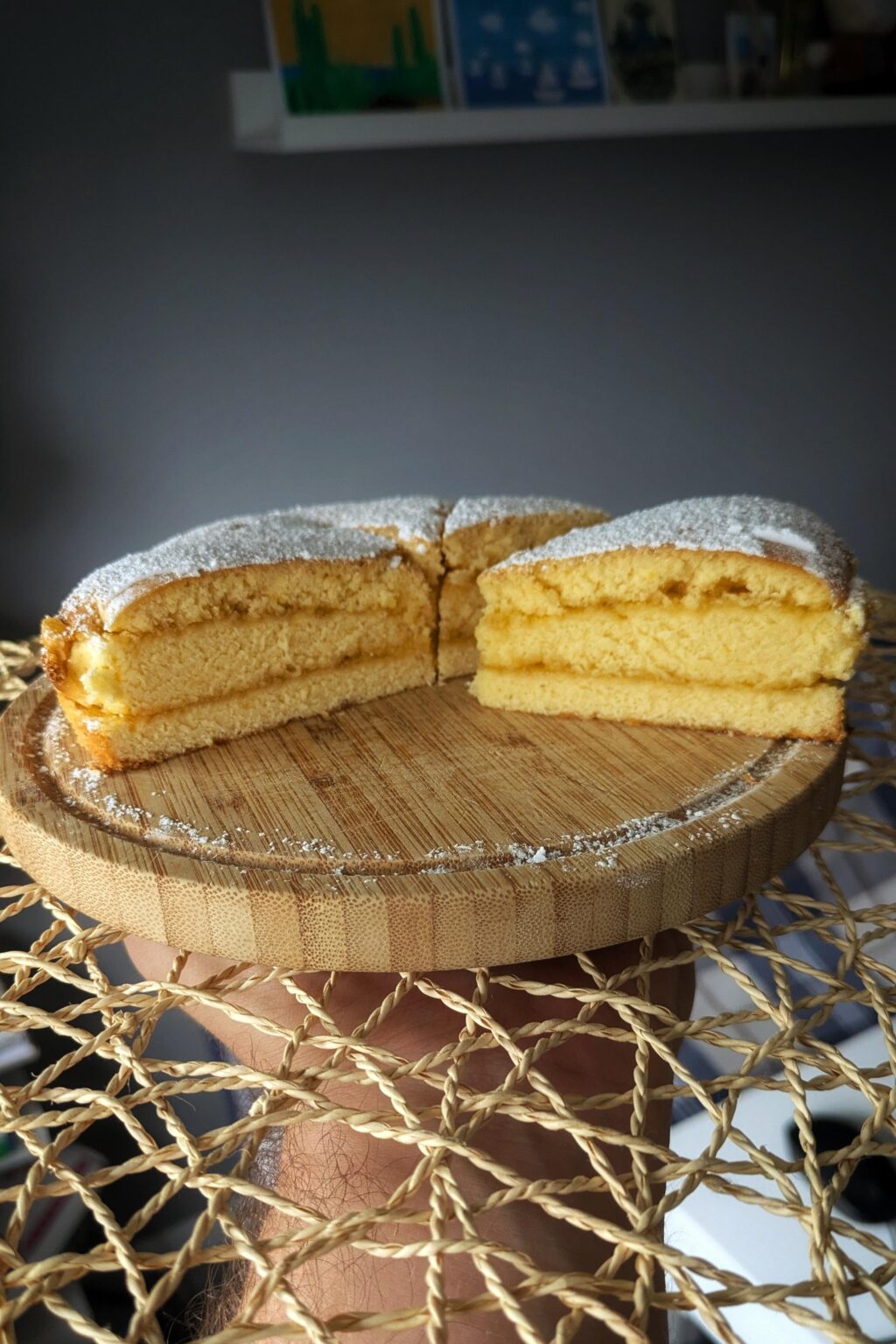 1876年のクロアチア料理人のレシピによると、レモンケーキ。