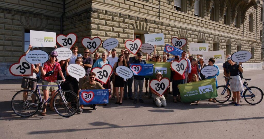 都市部の30 km/h速度制限を維持することを支持する22,000を超える署名