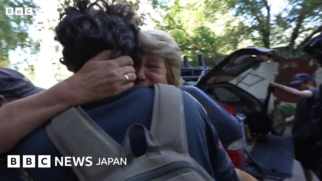 故郷と最後の別れか……住民は避難、重傷兵多数　ウクライナ・ドンバスでBBC取材 - BBCニュース