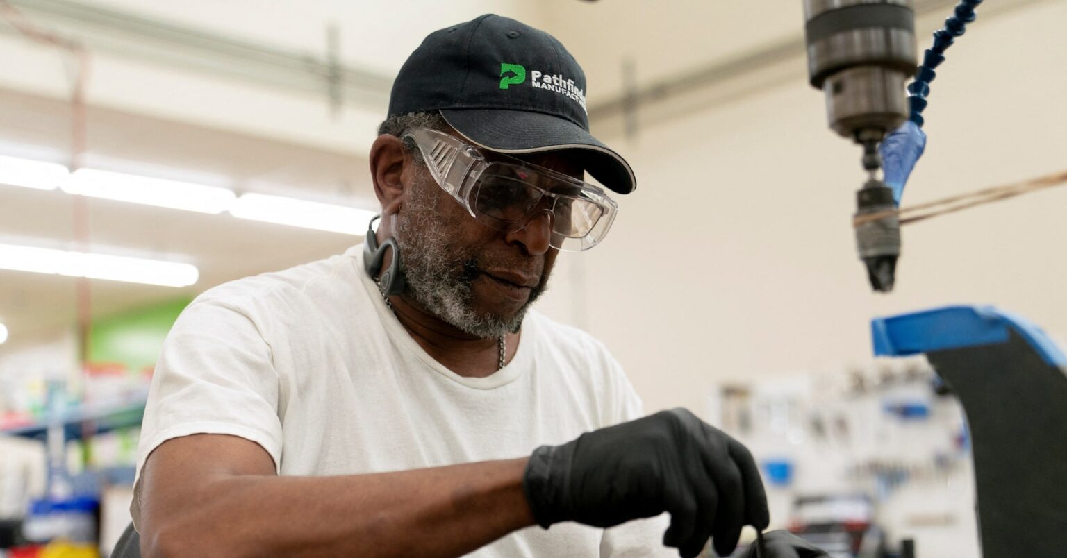 7月ＩＳＭ製造業景気指数、5カ月連続50割れ　工場雇用5年ぶり低水準 | ロイター