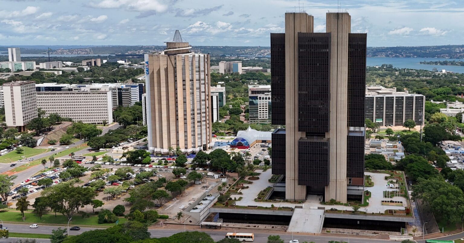 ブラジル中銀が利上げ停止、長期据え置き示唆　米関税を注視 | ロイター
