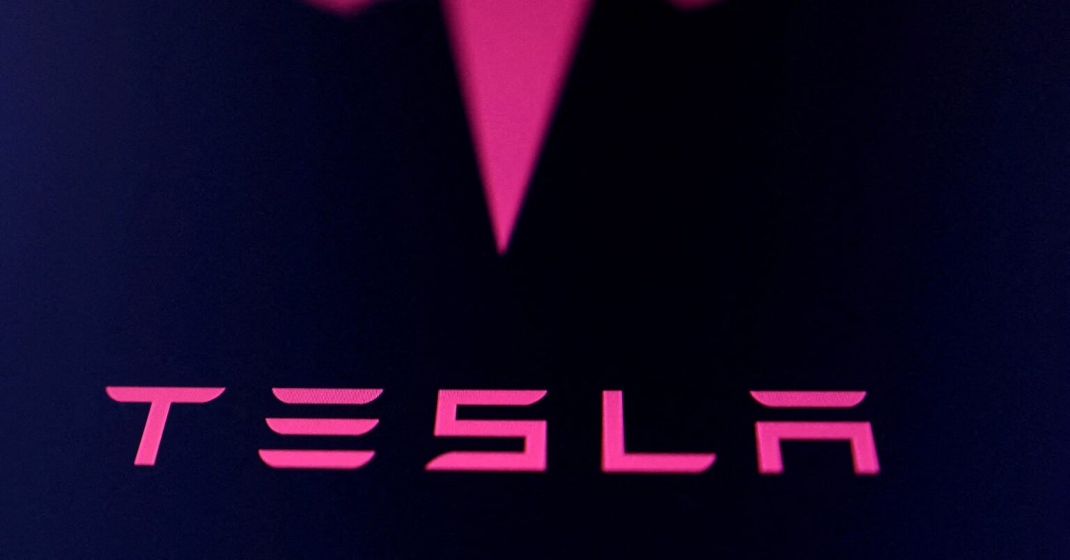 テスラに2.43億ドルの賠償命令、死傷事故で連邦陪審 | ロイター テスラに2.43億ドルの賠償命令、死傷事故で連邦陪審 | ロイター