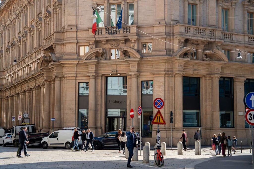 米大手行、欧州やアジアで顧客離れに直面－トランプ関税で憂き目 - Bloomberg