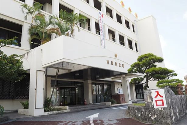 女性のスカート内、スマホで盗撮未遂容疑　台湾籍の男逮捕　那覇署　沖縄