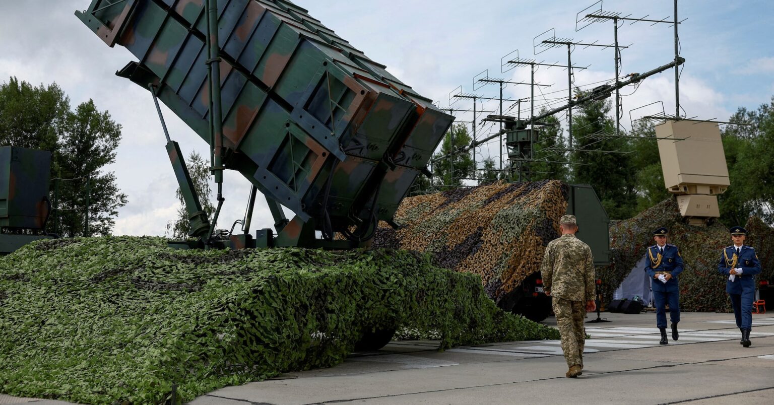 ＮＡＴＯが費用負担のウクライナ向け米国製武器提供、具体的取り組み進行中 | ロイター