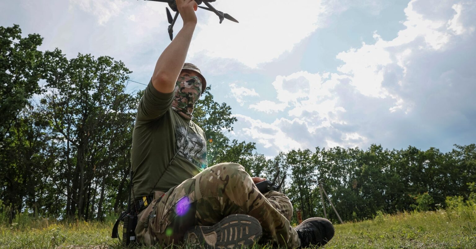 ウクライナ、ドローン調達巡る大規模な汚職摘発　現職議員ら関与 | ロイター