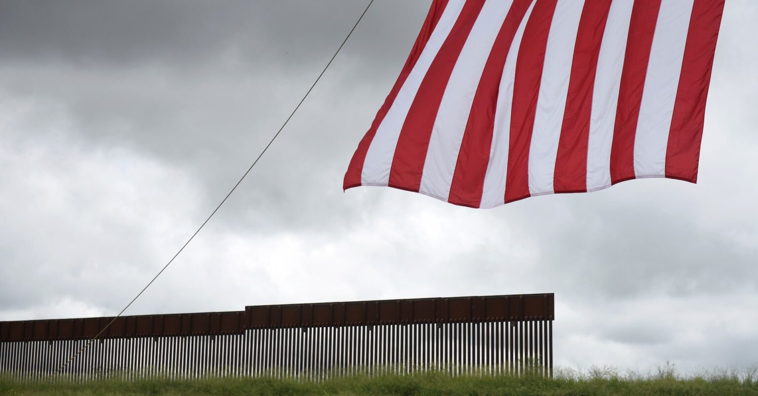 米、一部観光・商用ビザに最大1.5万ドルの保証金　違法滞在取り締まりの一環 | ロイター