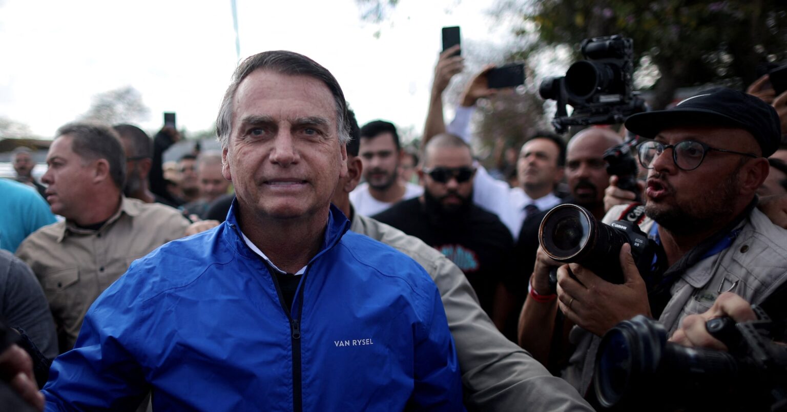 ブラジル最高裁、ボルソナロ前大統領に自宅軟禁命令 | ロイター