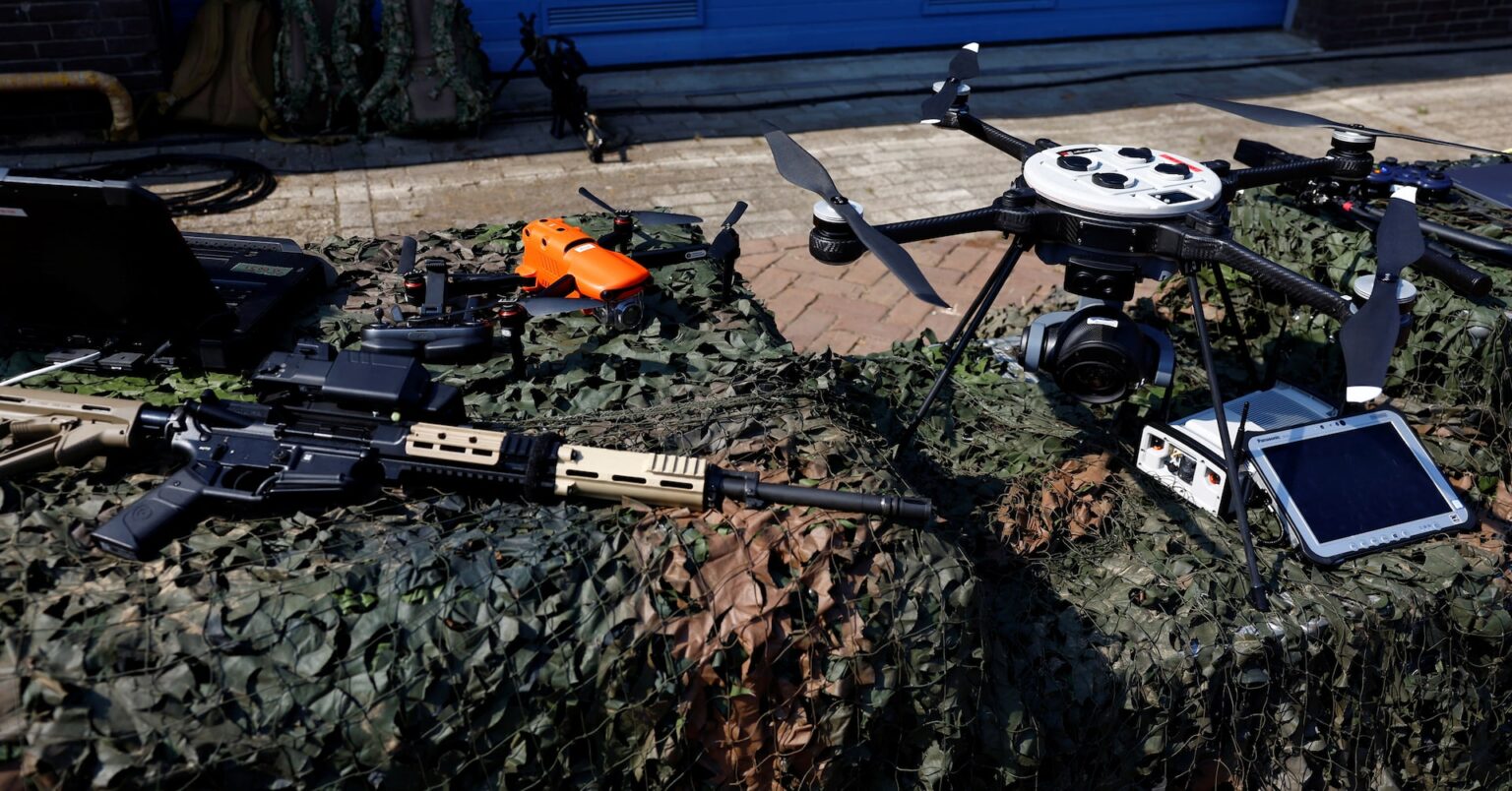 オランダ、5億ユーロ拠出へ　ＮＡＴＯ負担のウクライナ向け米製兵器供与 | ロイター