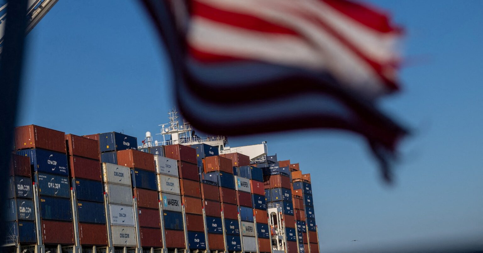 米貿易赤字、6月は16％減の602億ドル　対中赤字21年ぶり低水準 | ロイター