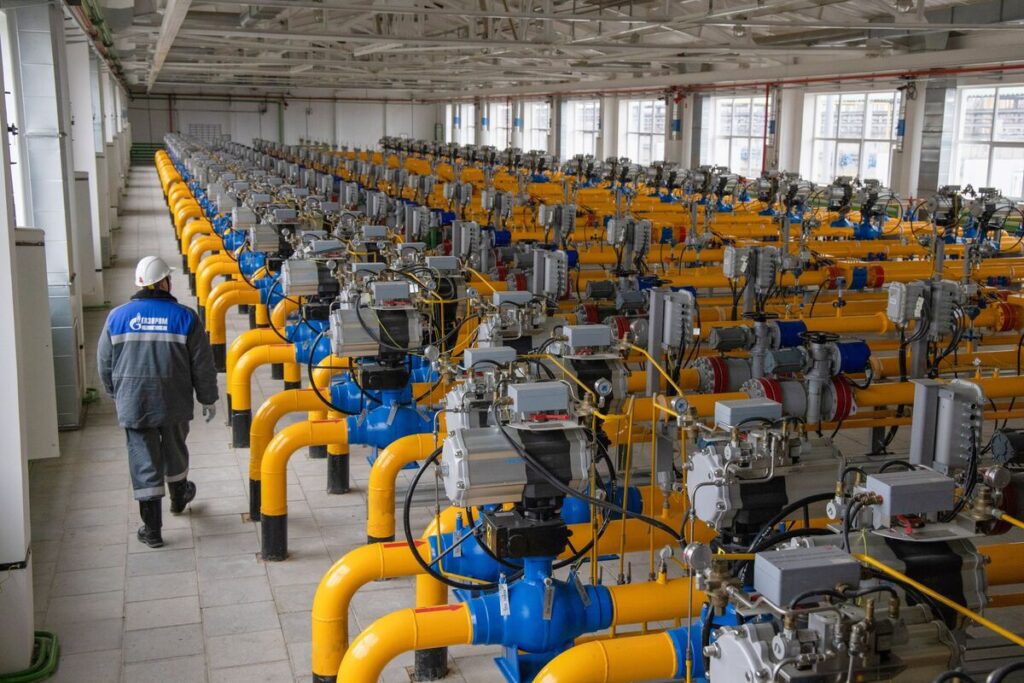 トランプ氏、ロシア産エネルギー購入国に対する関税引き上げを示唆 - Bloomberg