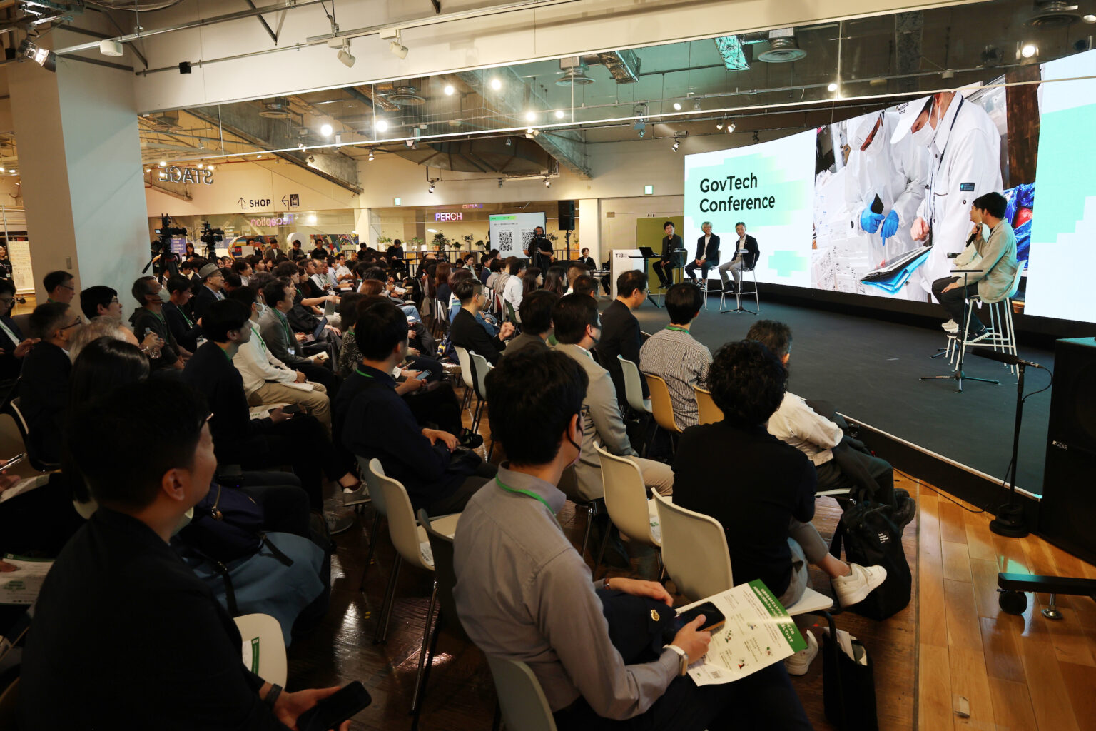 「行政の課題はエンジニアとしてやりがいが大きい」、東京都のデジタル化を進める「GovTech東京」がテックカンファレンスを開催 – INTERNET Watch 「行政の課題はエンジニアとしてやりがいが大きい」、東京都のデジタル化を進める「GovTech東京」がテックカンファレンスを開催 - INTERNET Watch