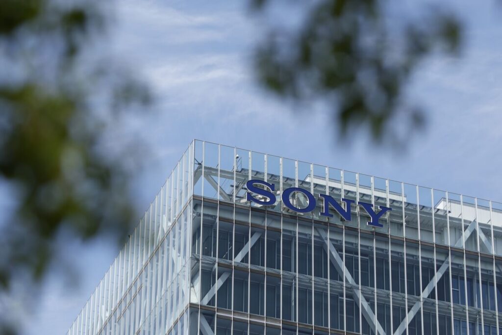ソニーＧが今期営業利益計画を上方修正－株価上昇に転じる - Bloomberg