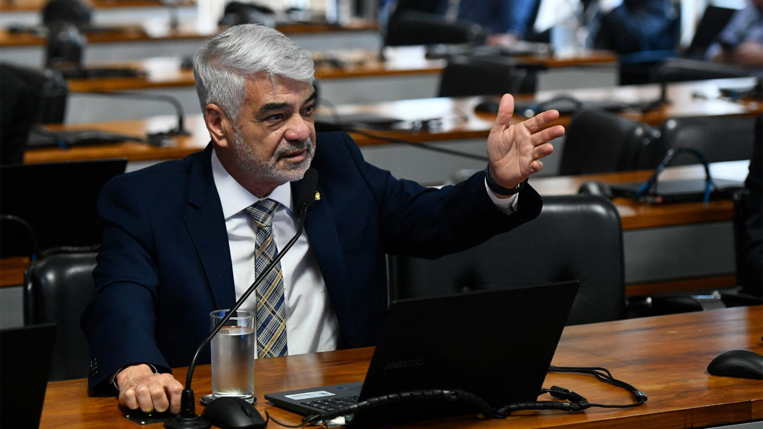 国連上院議員は、18 年から 21 年前に外国人としての役割を果たしました。ヨゴネット ラテンアメリカ
