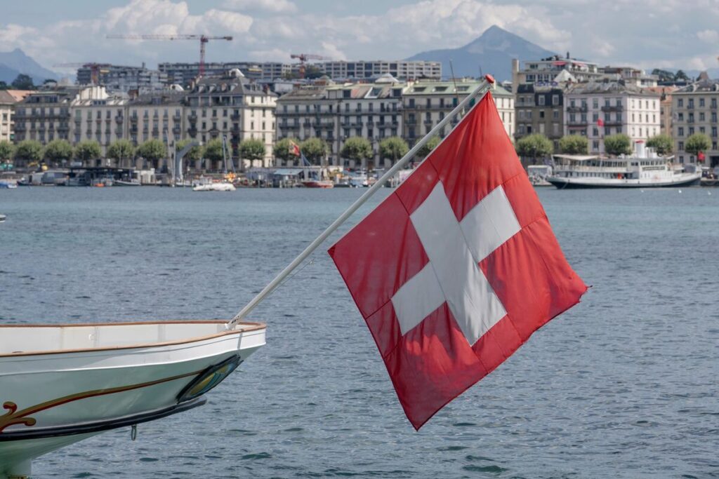スイス政府、関税引き下げ目指し交渉続ける方針－米国に交渉団残す - Bloomberg