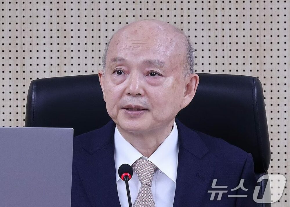 「女性は無能」「同性愛者ですか」…韓国人権委員長“反人権”批判続出、辞任求める声高まる　写真枚　国際ニュース：AFPBB News