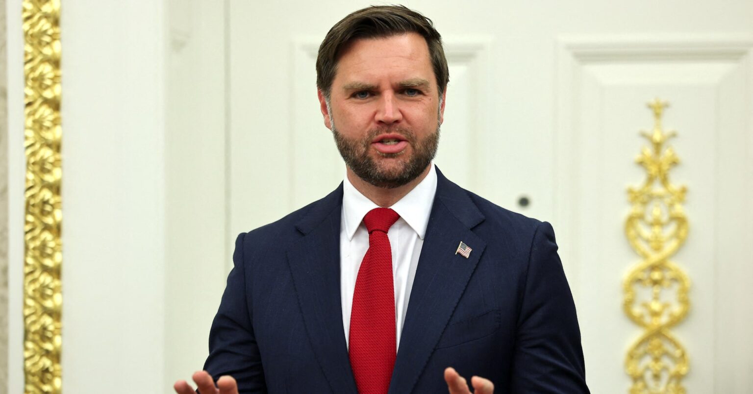 バンス氏、２８年米大統領に「焦点当てず」　後継者巡るトランプ氏発言巡り | ロイター